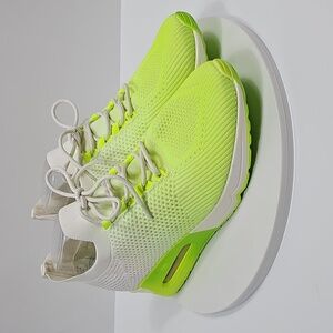 NWOT DKNY Ashly Women’s Running Sneakers Sz 9.5M Neon Green Lace Up Athletic